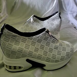 Women's Black and White Zipper Sneakers